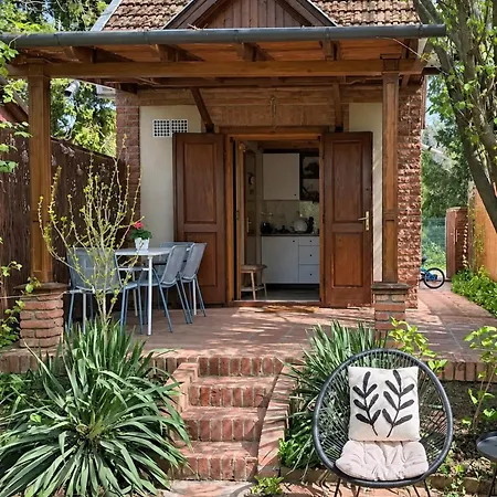 Holiday home Palov's Vendeghaz - Vizparti Nyaralo A Varosban Szarvas